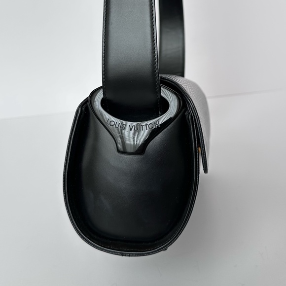 Louis Vuitton Black Epi Nocturne PM Vintage Shoulder Bag - Picture 3 of 13